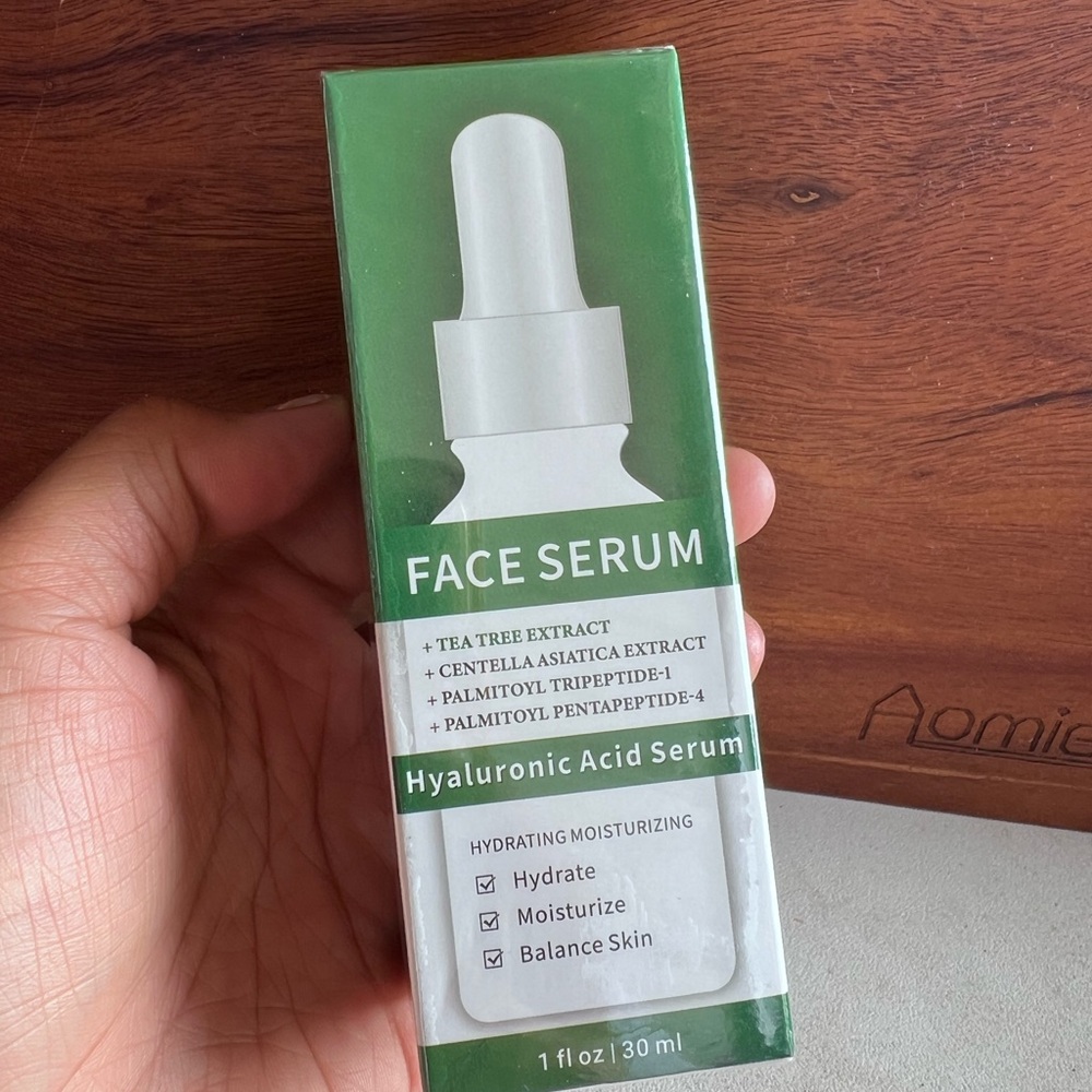 Green Face Serum with Hyaluronic Acid